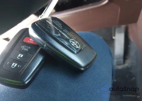 2022 Toyota Highlander Limited z USA, uszkodzony, nr VIN 5TDDZRBH2NS575428